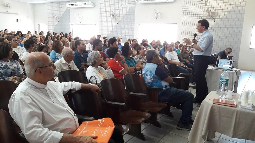 Iniciação à Vida Crista é tema de formação em assembleia no Recife.jpg
