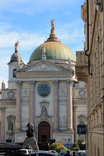 Basílica de Nossa Senhora Auxiliadora em Turim completa 150 anos de Consagração 1.jpg