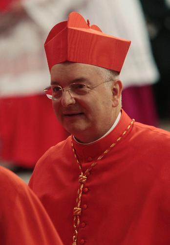 Os confessores não fazem barulho, mas milagres, afirma o Cardeal Piacenza.jpg