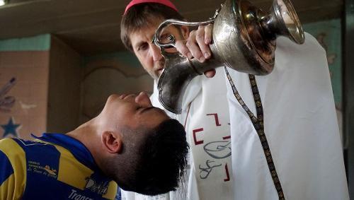 Presidiários recebem os sacramentos da iniciação cristã na Argentina 1.jpg