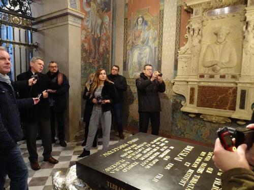 Capela Real da Basílica Catedral de Plock, Polônia, é aberta ao público após restauração.jpg