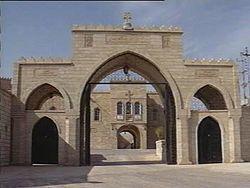 12-12Católicos Iraquianos celebram festa religiosa no Santuário de Mar Behnam.jpg