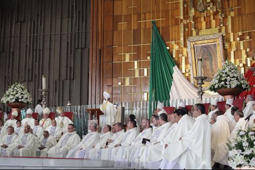 Cardeal Rivera celebra a festa de Nossa Senhora de Guadalupe em seu Santuário 1.jpg