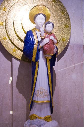 Maior igreja católica da América do Norte está pronta após um século.jpg