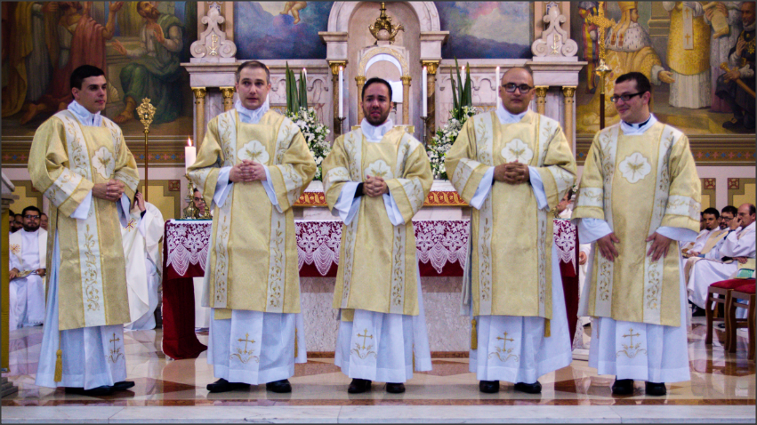 Diocese de Santo André (SP) festeja ordenação de cinco diáconos transitórios.png