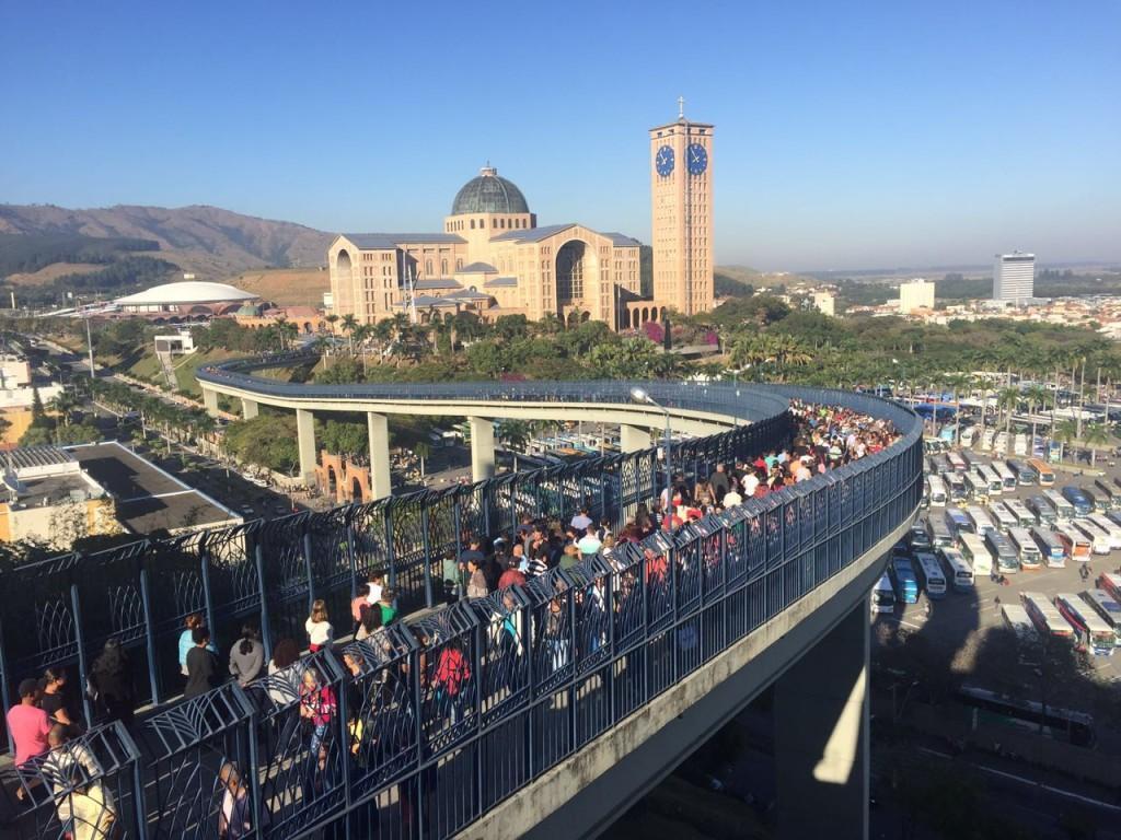 Santuário de Aparecida bate recorde com 13 milhões de visitantes em 2017.jpg