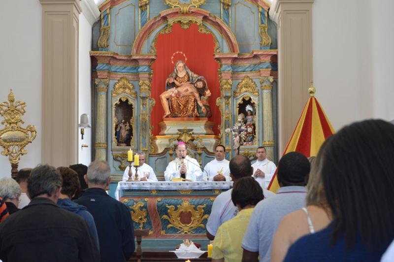 Ermida da Padroeira de Minas Gerais celebra missa de ano novo.jpg