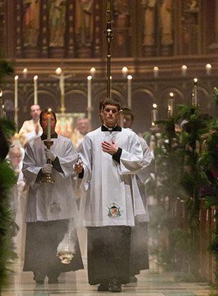 Jovens da geração menos religiosa dos EUA produzem onda de vocações sacerdotais.jpg