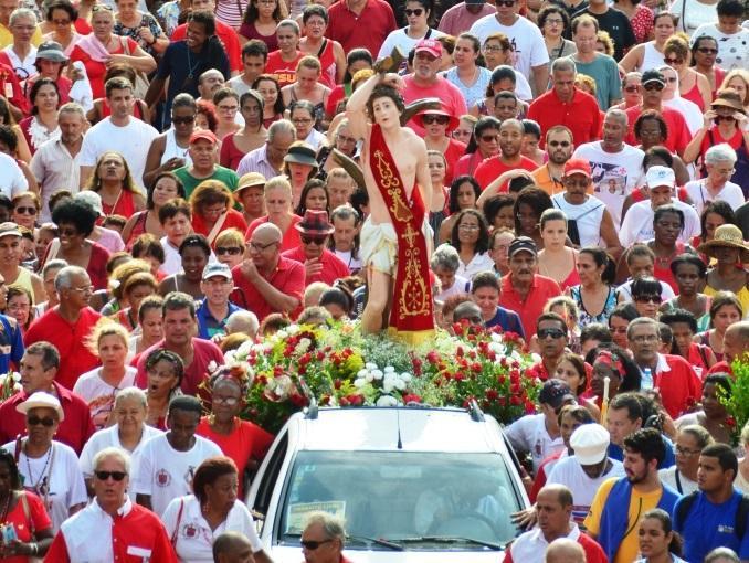 Milhares de fiéis celebram encerramento da Festa de São Sebastião, no Rio.jpg