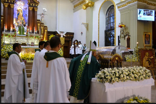 Bispo filipino destaca testemunho de Santa Teresa de Lisieux durante sua visita ao país.png
