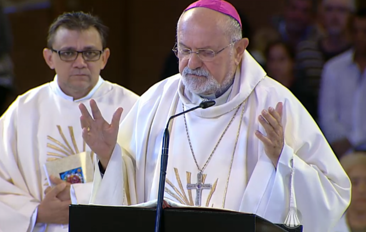Memória de 15 bispos falecidos é reverenciada durante missa em Aparecida.png