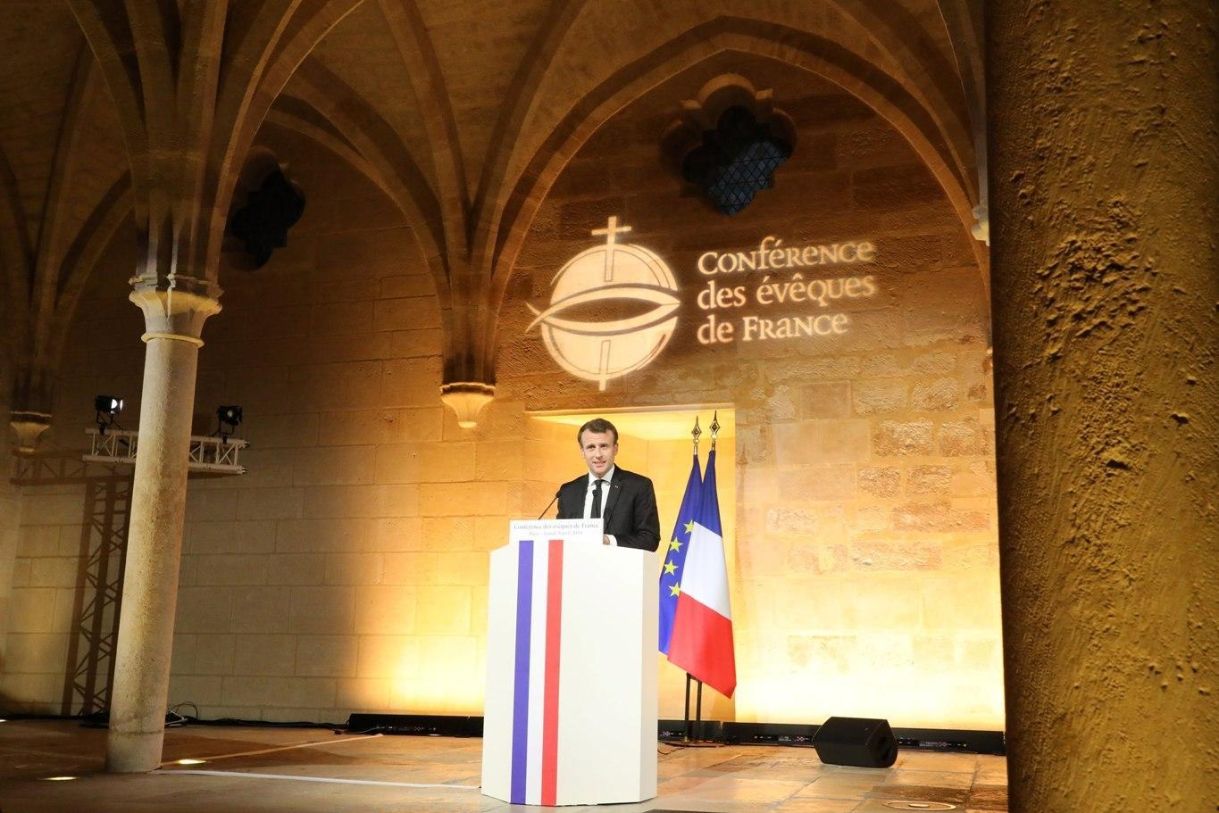 28?França necessita da Igreja católica?, disse o presidente Macron.jpg