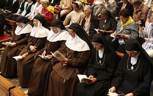 Diocese de Roma celebra Vigília de Pentecostes em ação de graças a Vida Consagrada.jpg