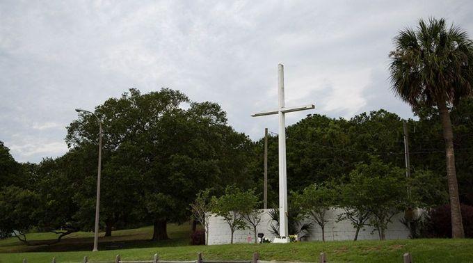 Ateus exigem que Cruz histórica seja derrubada.jpg
